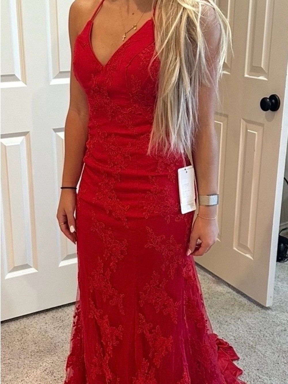 Elegant Red Lace V-Neck Prom Gown